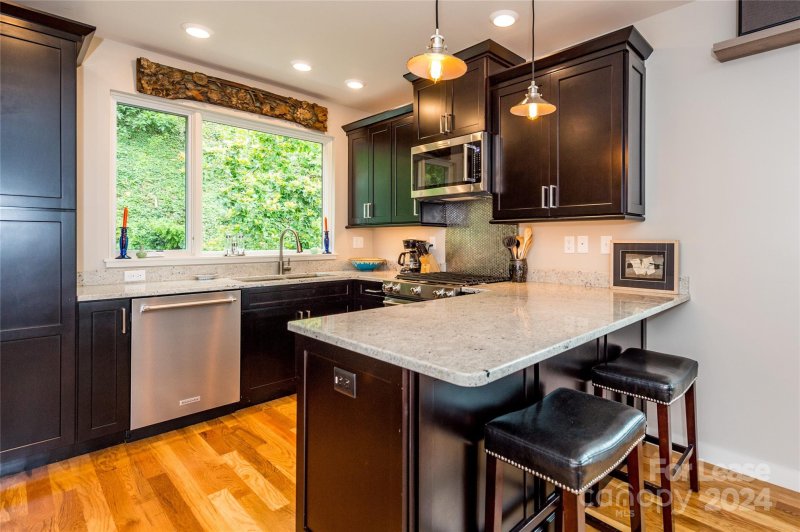 Property image 5 at 231 Short Coxe Avenue, Asheville, NC 28801