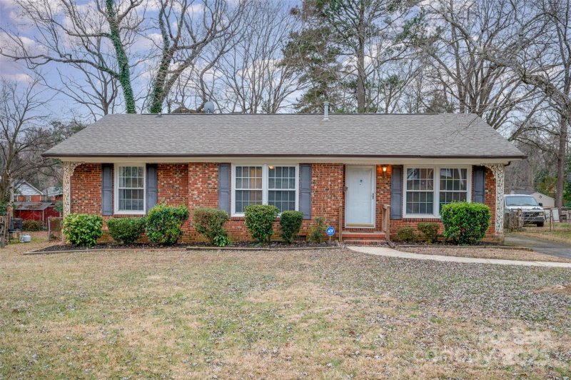 Property image 3 of 4201 Westridge Drive in Westchester, Charlotte, NC 28208