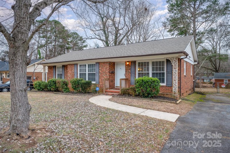 Property image 4 of 4201 Westridge Drive in Westchester, Charlotte, NC 28208