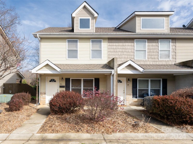 Property image 2 at 21 English Ivy Road, Asheville, NC 28806