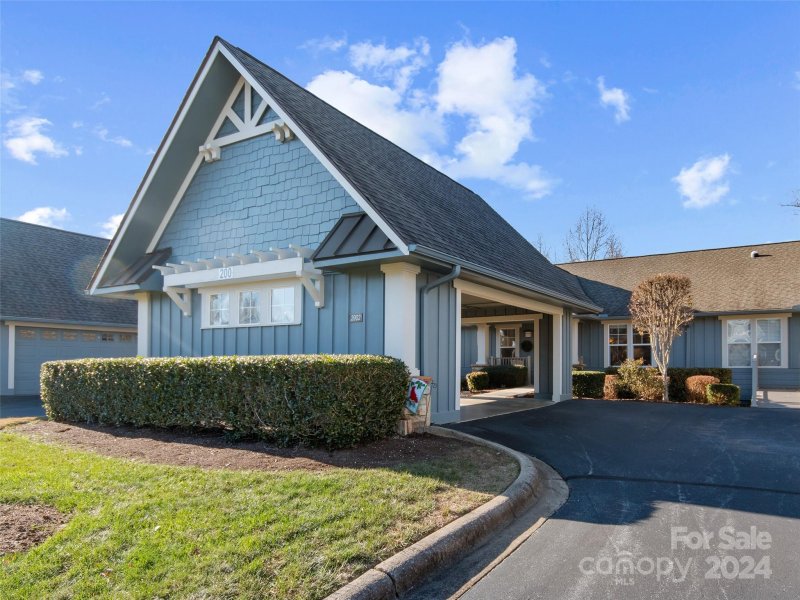 Property image 3 at 2902 Blue Goose Court, Hendersonville, NC 28792