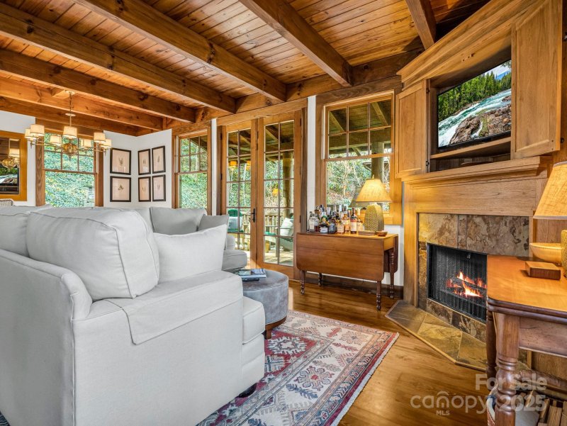 Property image 5 at 7 Chaucer Road, Black Mountain, NC 28711