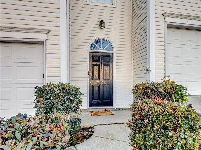 Property image 2 at 7148 Abbotts Glen Drive, Charlotte, NC 28212