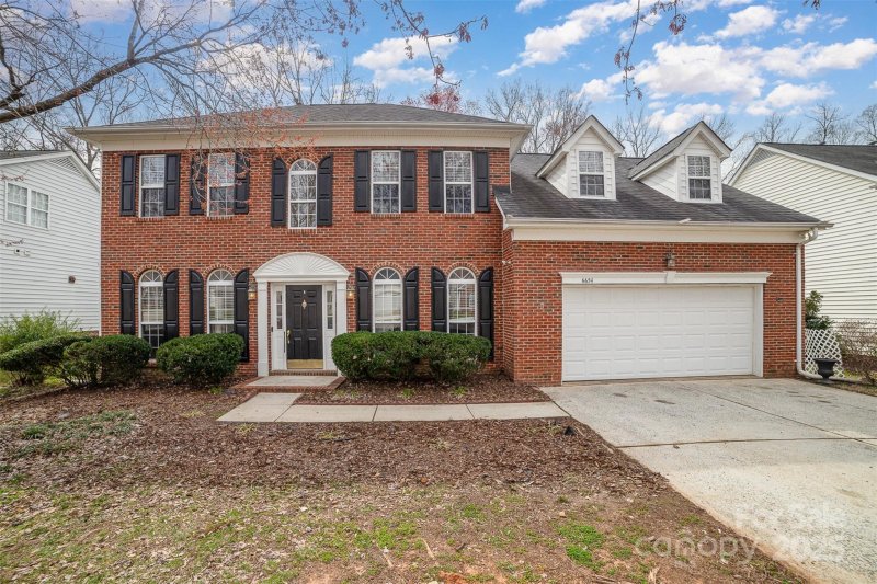 Property image 2 at 6654 Kingbird Court, Charlotte, NC 28215