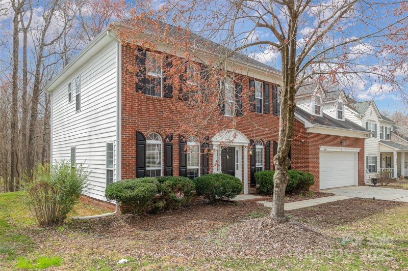 Property image 5 at 6654 Kingbird Court, Charlotte, NC 28215