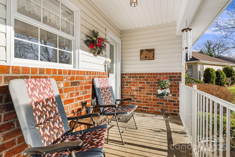 Property image 2 at 142 Allen Paul Drive, Hendersonville, NC 28791