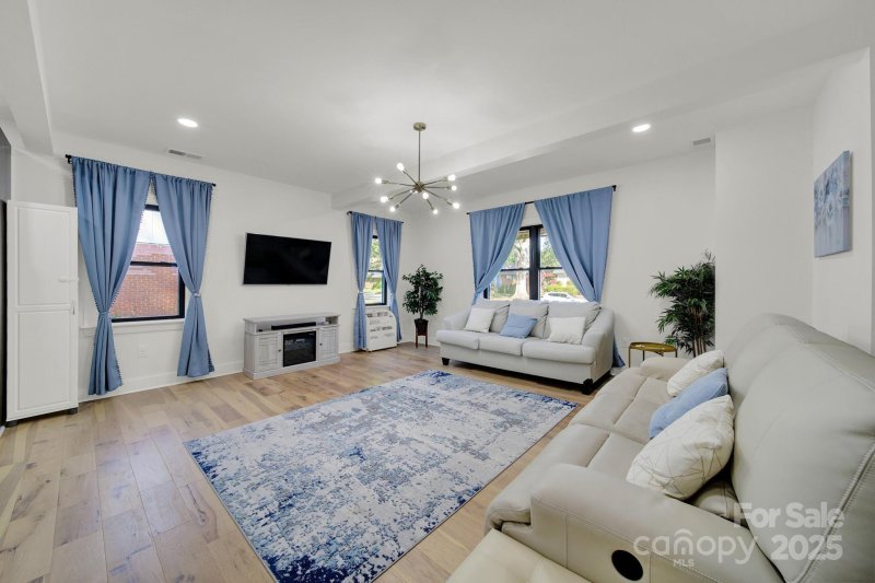 Property image 5 at 4122 Applegate Road, Charlotte, NC 28209