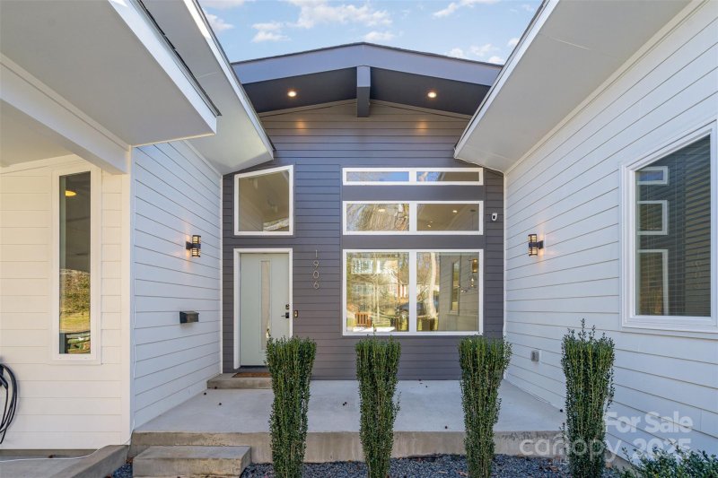 Property image 2 at 1906 Lakedell Drive, Charlotte, NC 28215