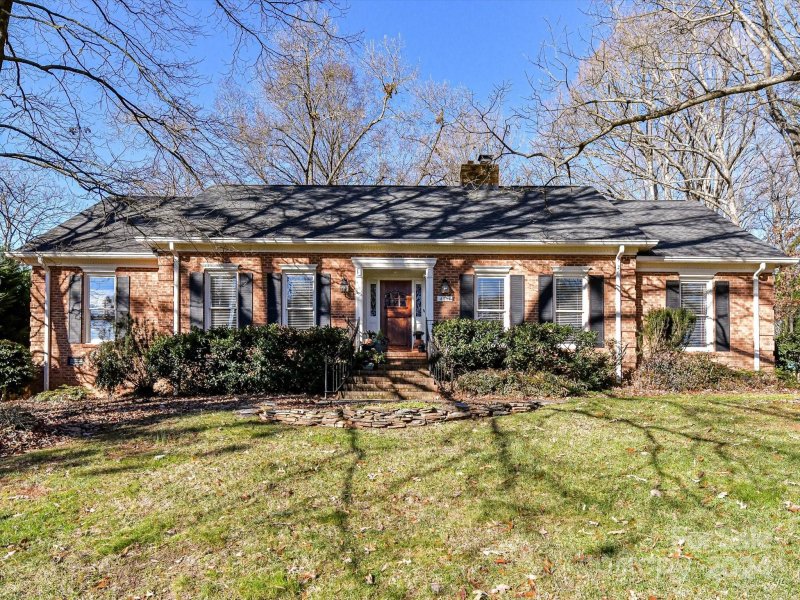 4511 Twin Oaks Place