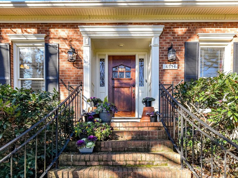 Property image 3 at 4511 Twin Oaks Place, Charlotte, NC 28212