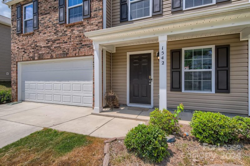 Property image 2 at 1542 Lilly Springs Place, Dallas, NC 28034