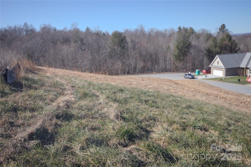 Property image 5 of 405 Whitmore Street in Huntington Woods North, Lenoir, NC 28645