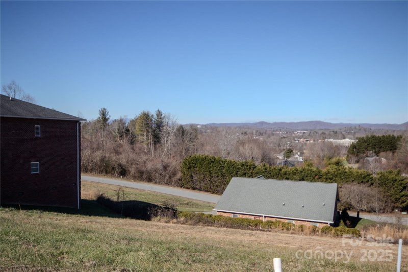 Property image 4 of 406 Whitmore Street in Huntington Woods North, Lenoir, NC 28645