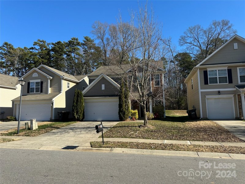 Property image 2 at 822 Rook Road, Charlotte, NC 28216