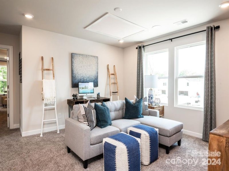 Property image 2 at 325 Cranford Drive, Pineville, NC 28134