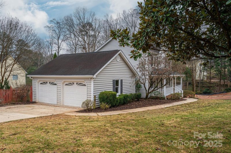 Property image 2 at 640 Deerfield Drive, Mount Holly, NC 28120