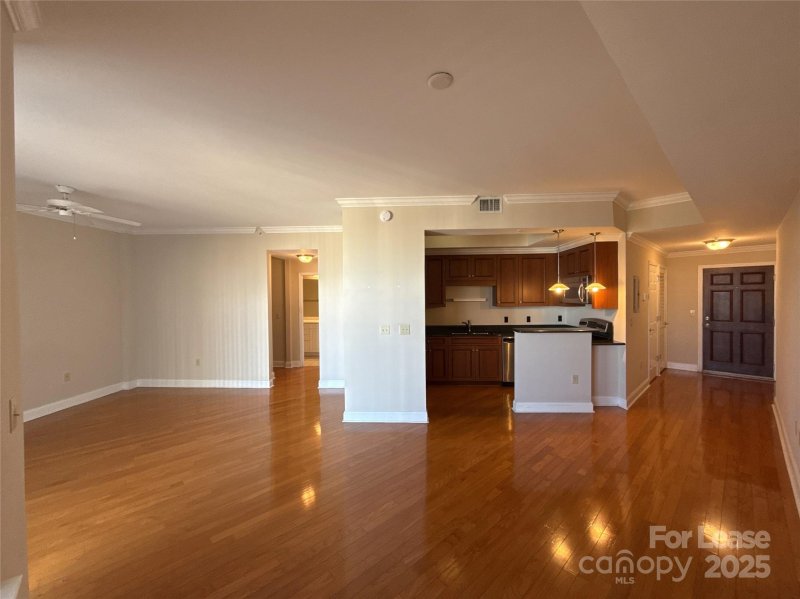 Property image 2 at 300 W 5th Street, Charlotte, NC 28202