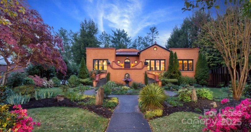 Property image 2 at 26 Sheridan Road, Asheville, NC 28803