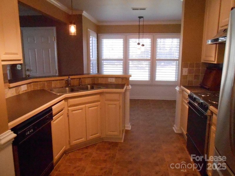 Property image 2 at 8524 Fox Chase Lane, Charlotte, NC 28269