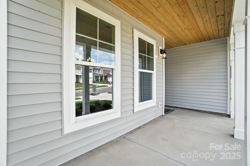 Property image 4 at 5124 Heathland Drive, Charlotte, NC 28215