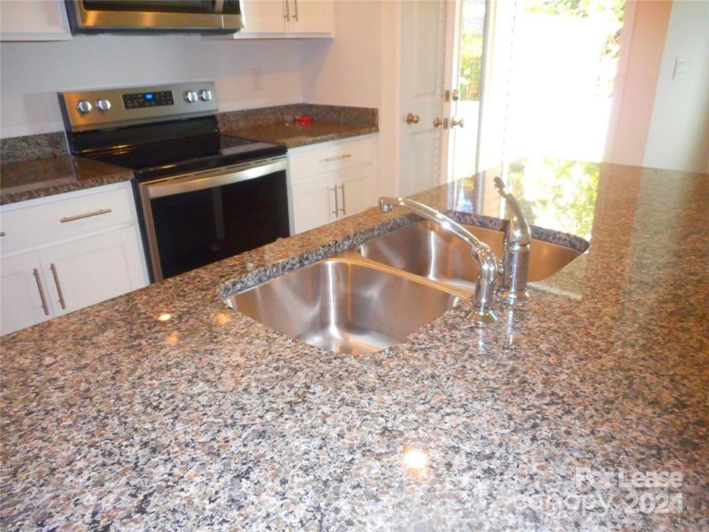 Property image 4 at 9114 Lowfalls Lane, Charlotte, NC 28216