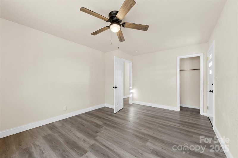 Property image 4 at 5528 Queen Anne Road, Charlotte, NC 28217