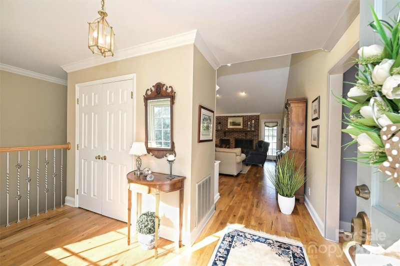 Property image 3 at 2608 Innsbrook Road, Charlotte, NC 28226