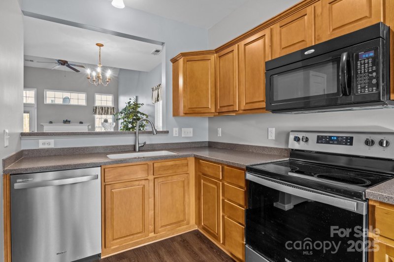 Property image 4 at 121 Beverly Chase Lane, Mooresville, NC 28117