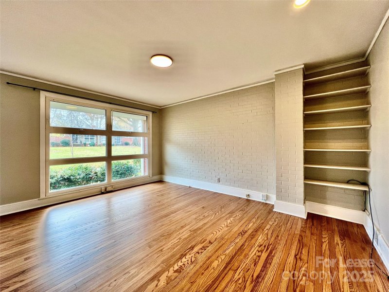 Property image 4 at 4709 Woodlark Lane, Charlotte, NC 28211