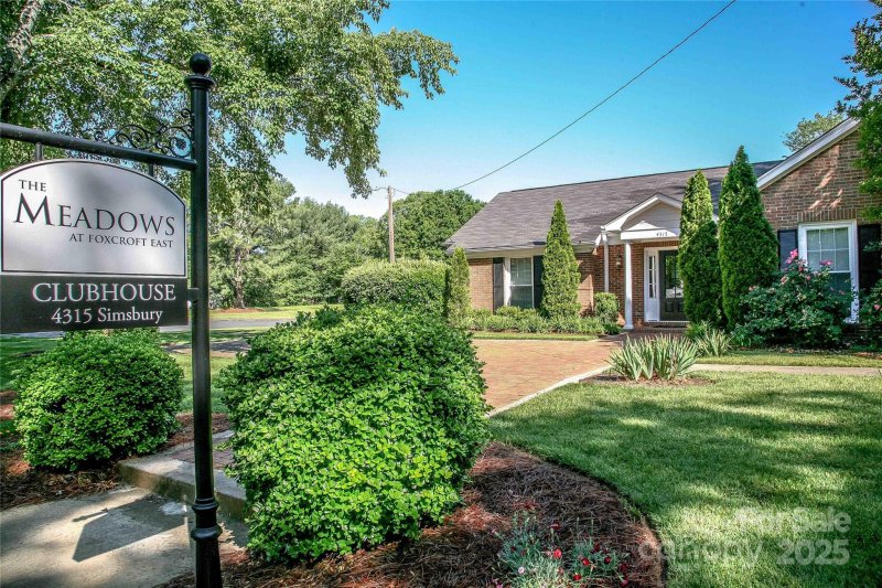 Property image 2 at 4413 Simsbury Road, Charlotte, NC 28226