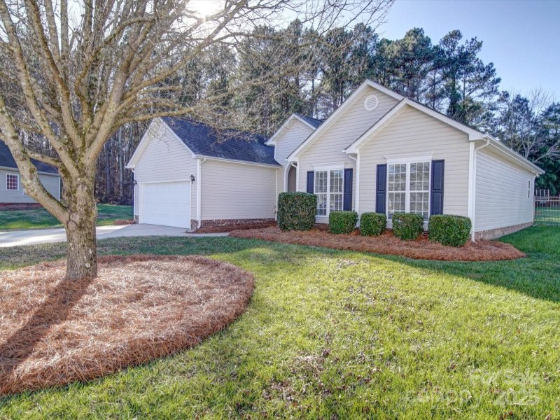 Property image 3 at 537 Scarlet Leaf Lane, Oakboro, NC 28129