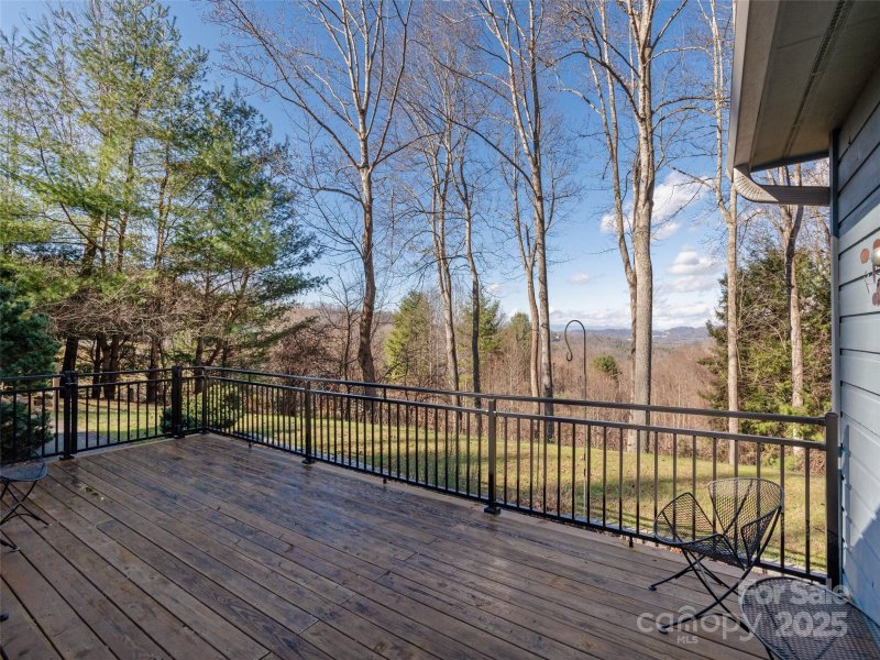 Property image 3 at 5 Stonecrest Drive, Asheville, NC 28803