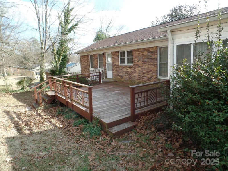 Property image 2 at 211 Walnut Avenue, Mount Holly, NC 28120