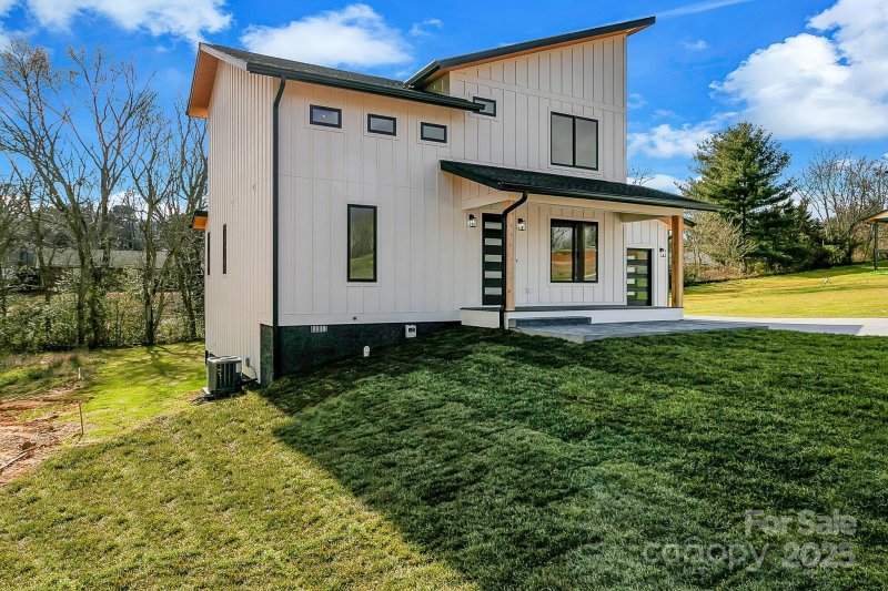 Property image 3 at 19 Scott Meadows Drive, Asheville, NC 28806