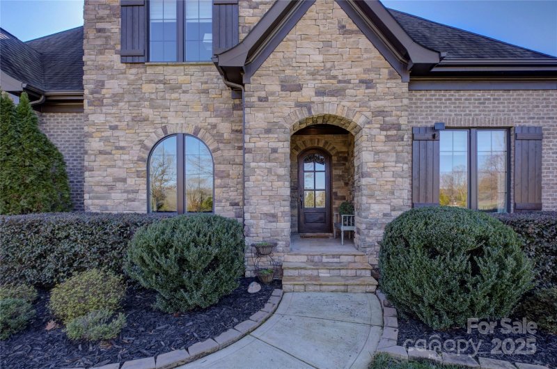 Property image 2 at 4010 Soleado Drive, Matthews, NC 28104