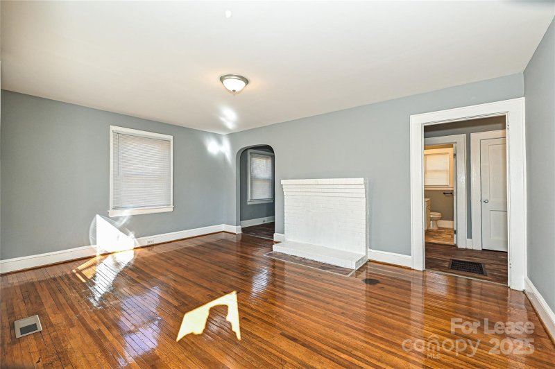 Property image 2 at 2948 Dogwood Avenue, Charlotte, NC 28206