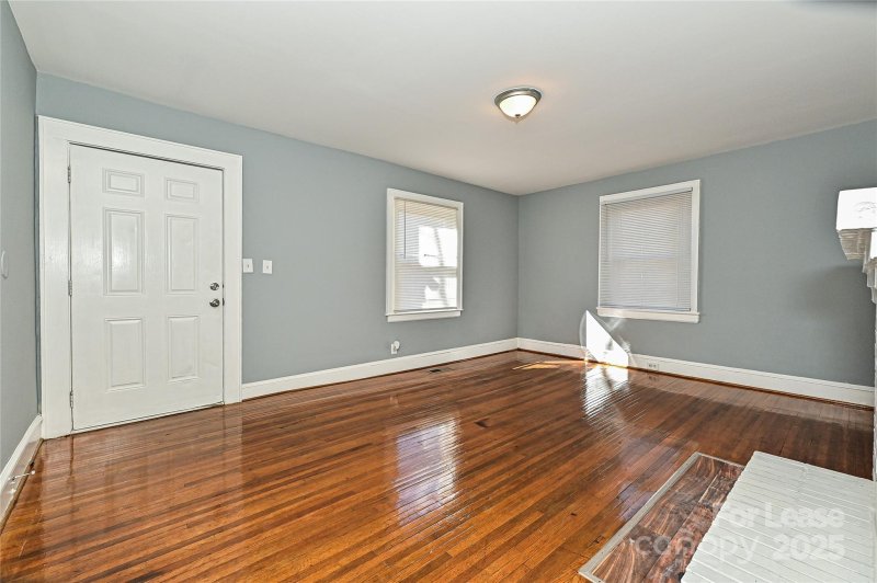 Property image 3 at 2948 Dogwood Avenue, Charlotte, NC 28206
