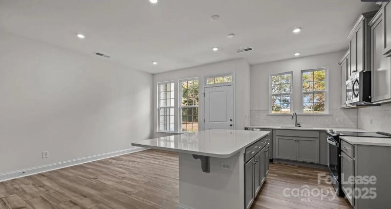 Property image 5 at 2035 Near Point Road, Charlotte, NC 28208