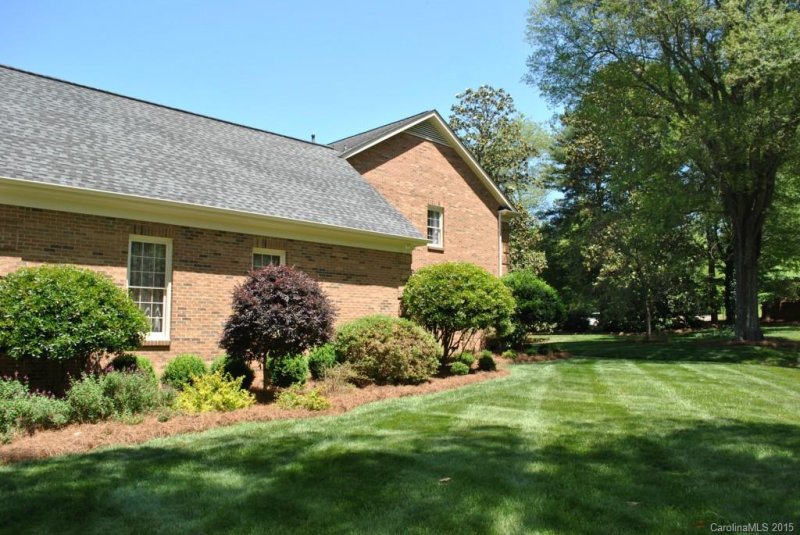 Property image 2 at 8317 Sardiscroft Road, Charlotte, NC 28270