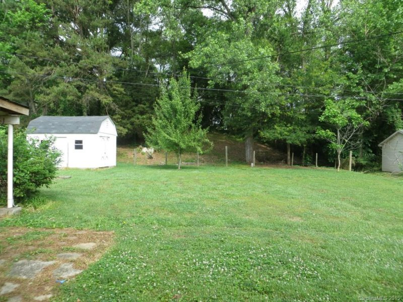 Property image 4 at 107 Fairway Drive, Belmont, NC 28012