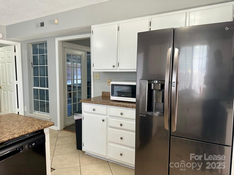 Property image 4 at 9501 Pondside Lane, Charlotte, NC 28213