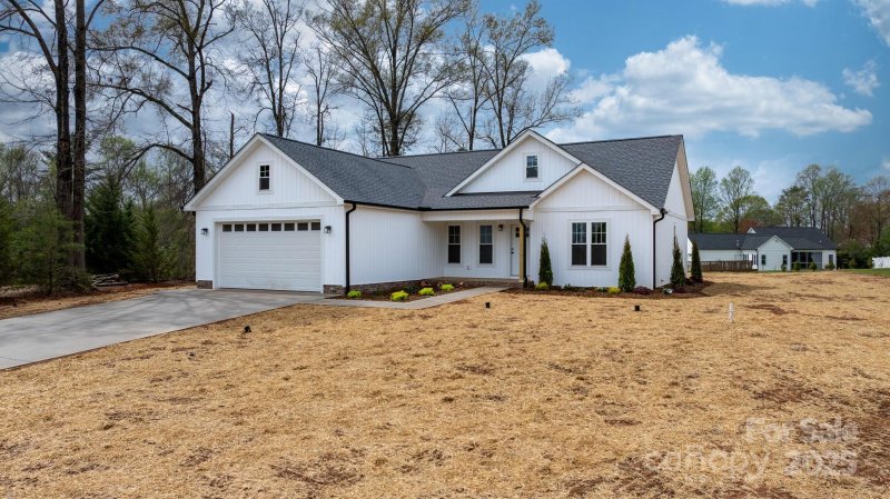 Property image 3 at 9062 Mccray Farms Drive, Hickory, NC 28601