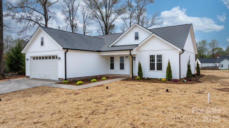 Property image 4 at 9062 Mccray Farms Drive, Hickory, NC 28601