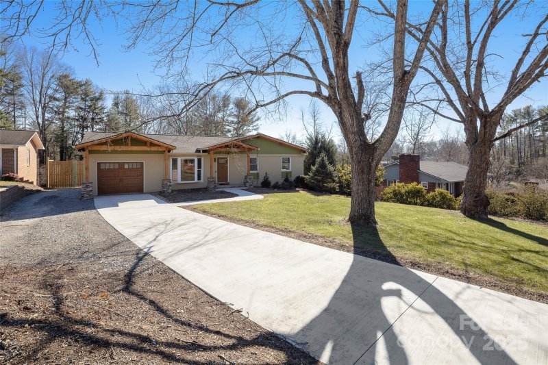 Property image 4 at 5 Pointview Court, Arden, NC 28704