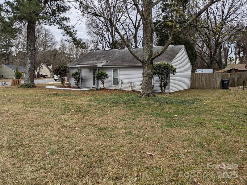 Property image 4 at 5938 Trysting Road, Charlotte, NC 28227