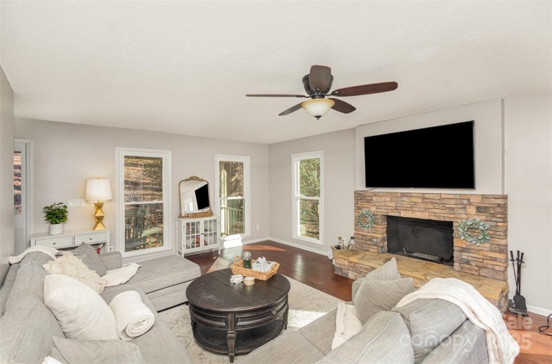 Property image 4 at 2817 Desmond Place, Charlotte, NC 28210