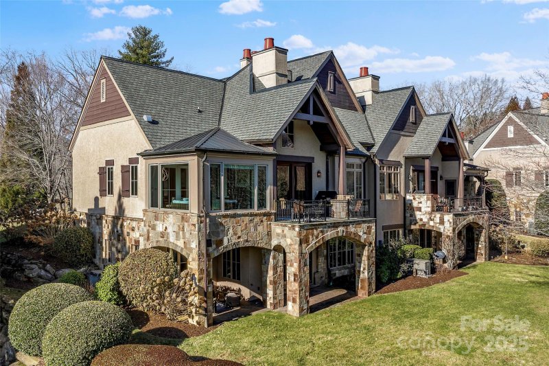 Property image 2 of 34 Foxbridge Way in The Cliffs at Walnut Cove, Arden, NC 28704