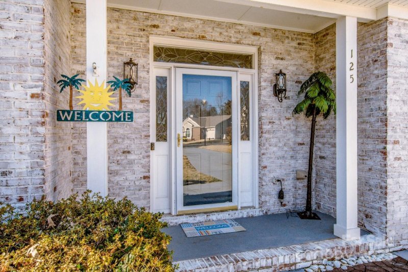 Property image 2 at 125 Lakewood Circle Drive, Mooresville, NC 28117
