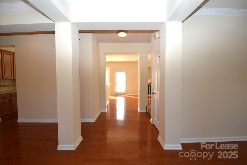 Property image 2 at 11701 Sidney Crest Avenue, Charlotte, NC 28213