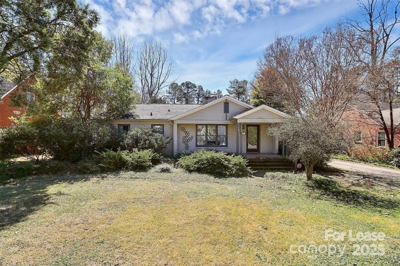 1326 Pinecrest Avenue